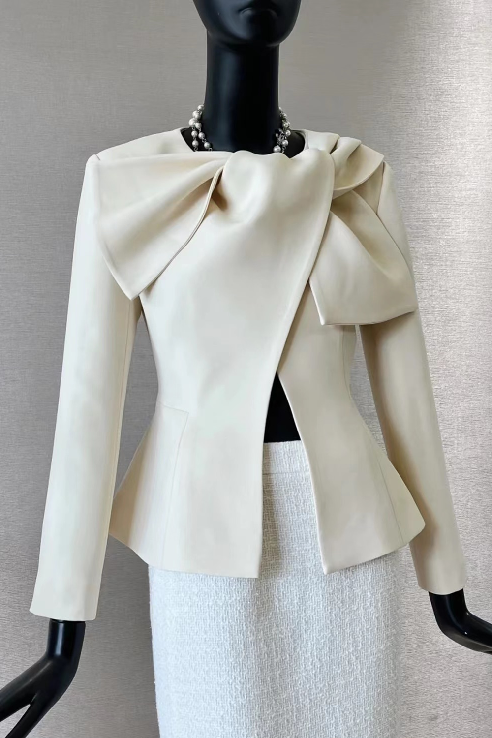 Ivory Elegance Jacket – BaubleBuy