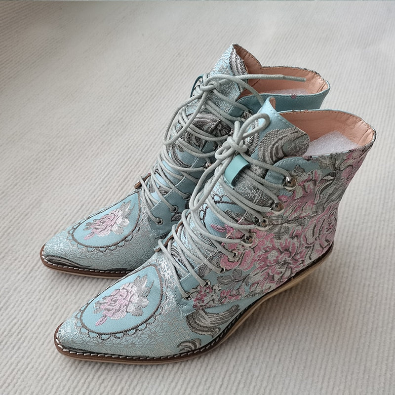 Embroidered lace 2024 up boots